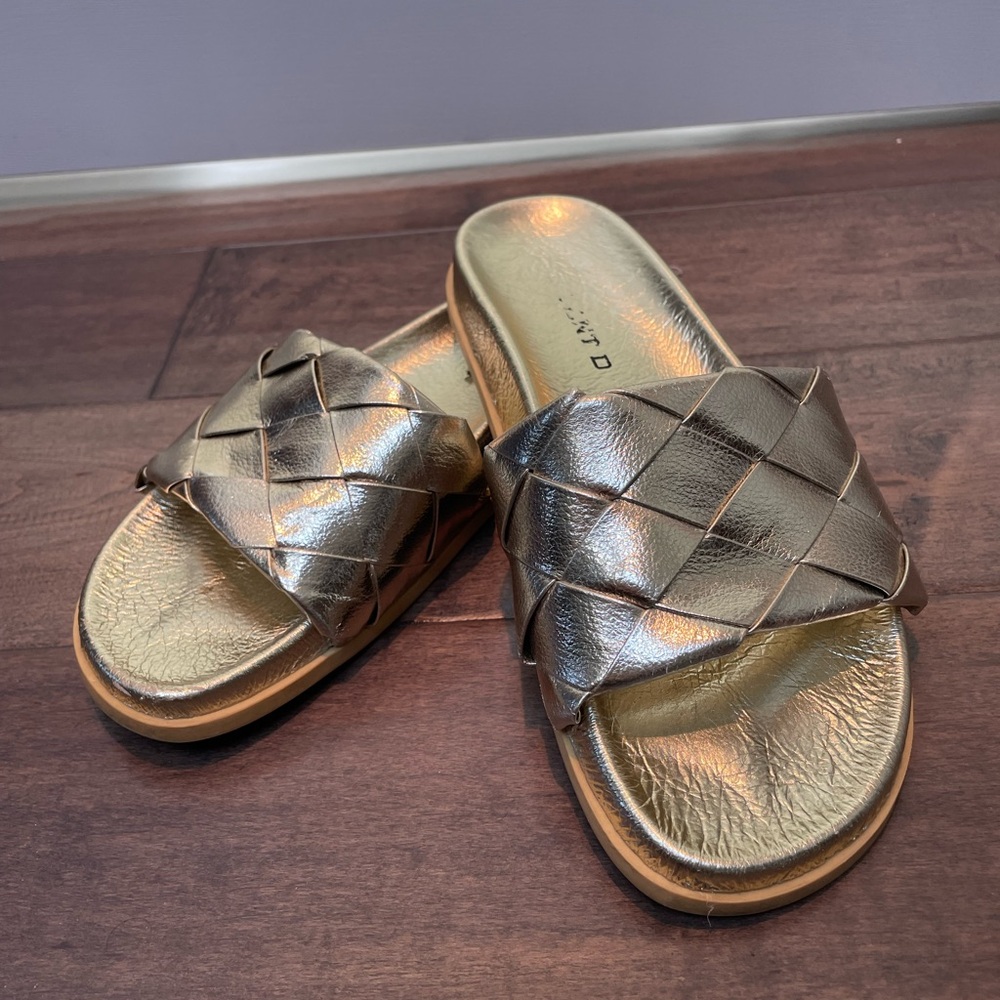 Gold Metallic Slides - Picture 2 of 3